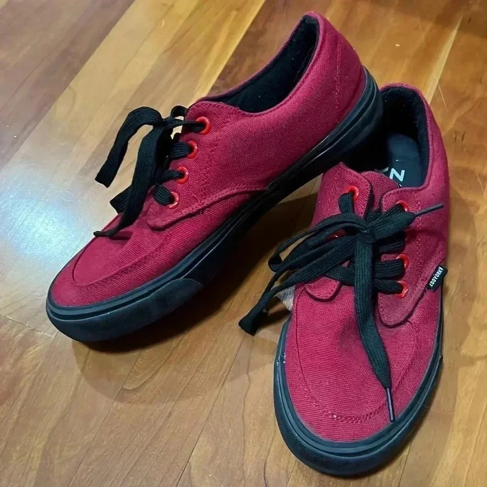 (17) Zoo York shoes